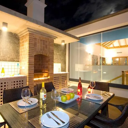 Villa: Beachside Retreat With Pool & Wi-fi * Playa Blanca (Lanzarote)