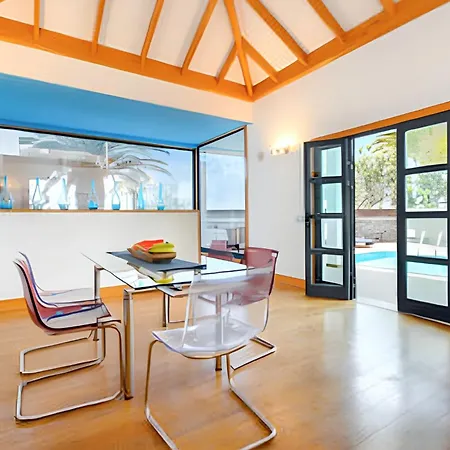 Villa: Beachside Retreat With Pool & Wi-fi Villa *