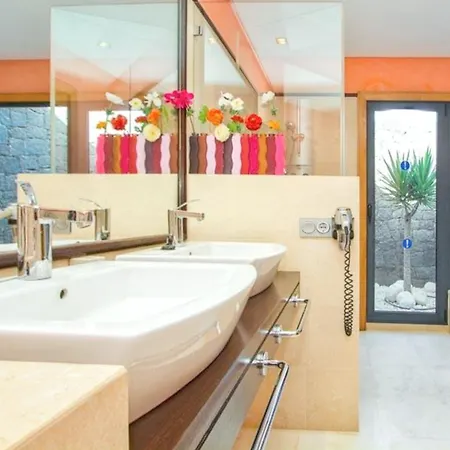 Vila Charming In With Private Pool