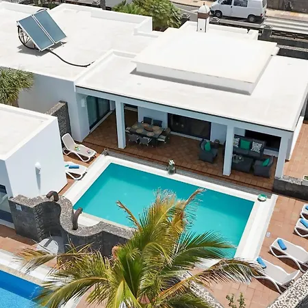 Charming In With Private Pool 빌라 *