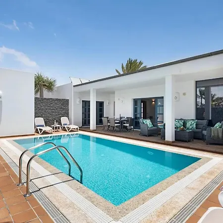 Charming In With Private Pool Vila