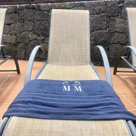Villa: Beachside Retreat With Pool & Wi-fi Villa