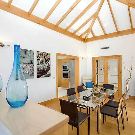 Charming In With Private Pool Villa