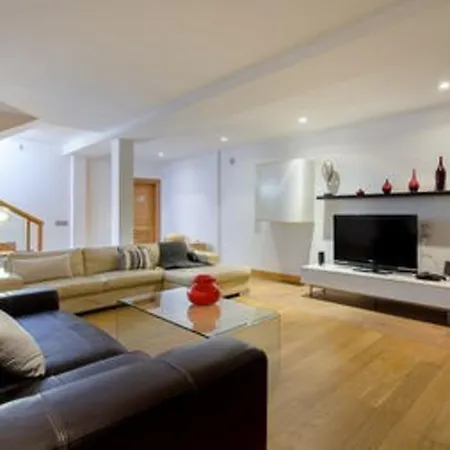 Villa: Beachside Retreat With Pool & Wi-fi Villa