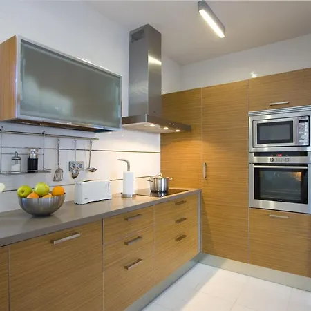 Villa: Beachside Retreat With Pool & Wi-fi Playa Blanca (Lanzarote)