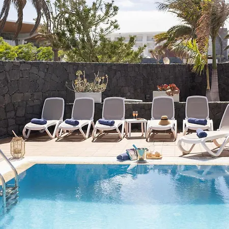 Villa: Beachside Retreat With Pool & Wi-fi * Playa Blanca (Lanzarote)
