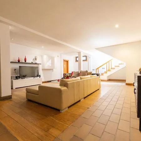 Villa: Beachside Retreat With Pool & Wi-fi Villa