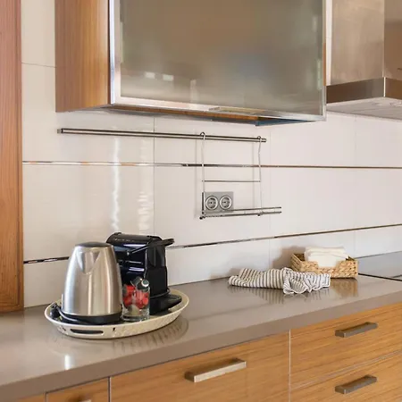 Villa: Beachside Retreat With Pool & Wi-fi Playa Blanca (Lanzarote)