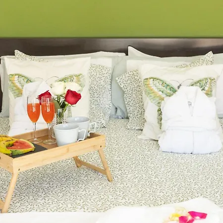 Villa: Beachside Retreat With Pool & Wi-fi Villa