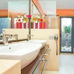 빌라 Charming In With Private Pool