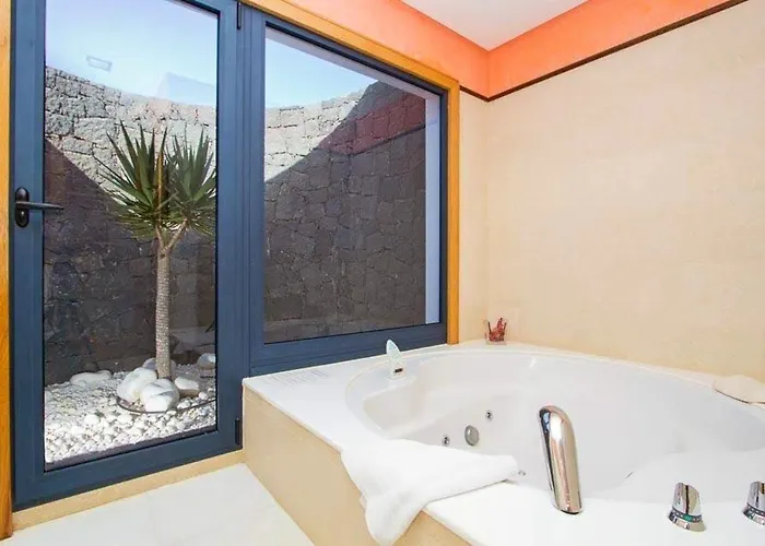 Willa Charming In With Private Pool *