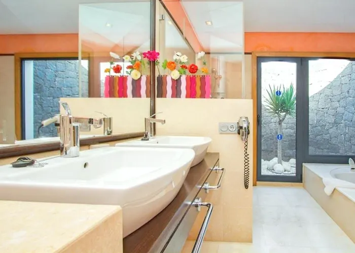 Willa Charming In With Private Pool